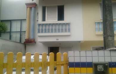 Imagem: A casa possui 2 Dormitórios, 1 Suíte, 2 Banheiros, 100m²