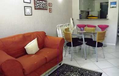 Imagem: A casa possui 2 Dormitórios, 2 Suítes, 3 Banheiros, 2 Vagas