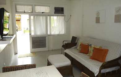 Imagem: A casa possui 2 Dormitórios, 2 Suítes, 1m² de Área Privada