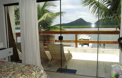 Imagem: A casa possui 4 Dormitórios, 3 Suítes, 4 Banheiros, 1m² de