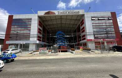 Imagem: A sala comercial possui 2 Banheiros, 170m² de Área e está