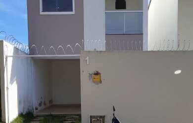 Imagem 1: CASA DUPLEX À VENDA POR 180 MIL REAIS NO BAIRRO DE FÁTIMA