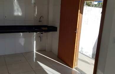 Imagem 4: CASA DUPLEX À VENDA POR 180 MIL REAIS NO BAIRRO DE FÁTIMA