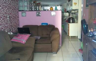 Imagem: A casa possui 8 Dormitórios, 5 Banheiros, 1 Vaga na garagem