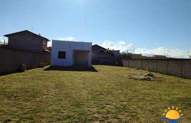 Imagem: A casa possui 2 Dormitórios, 1 Suíte, 2 Banheiros, 1 Vaga