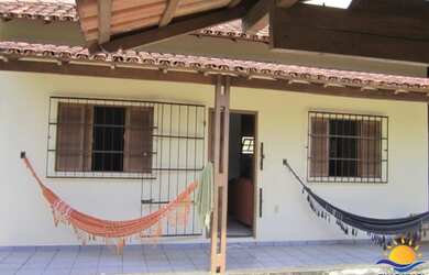 Imagem: A casa possui 2 Dormitórios, 1 Banheiro, 1 Vaga na garagem