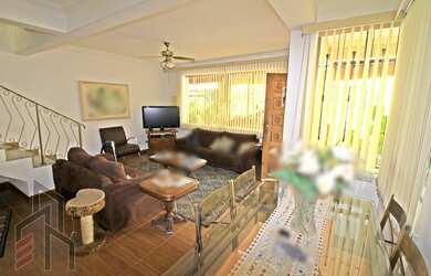 Imagem 2: 4 dormitórios, 1 suítes, 4 banheiro, 2 vagas na garagem, 200M² de Área...