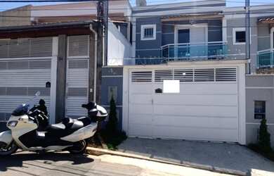 Imagem: A casa possui 2 Dormitórios, 2 Banheiros, 1 Vaga na garagem