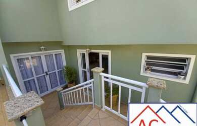 Imagem: A casa possui 3 Dormitórios, 1 Suíte, 2 Banheiros, 5 Vagas