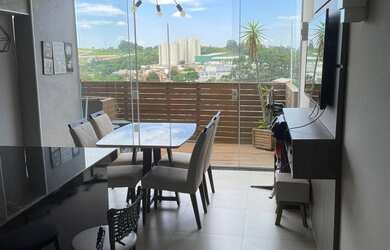 Imagem: A casa possui 3 Dormitórios, 1 Suíte, 1 Banheiro, 2 Vagas