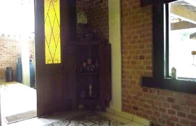 Imagem: A casa possui 3 Suítes, 4 Banheiros, 4 Vagas na garagem, 1.098m²