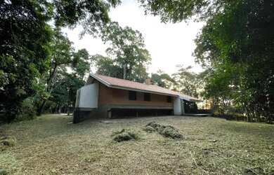 Imagem: A casa em condomínio possui 3 Dormitórios, 3 Suítes, 5 Banheiros