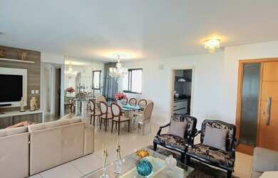 Imagem: O apartamento possui 3 Dormitórios, 3 Suítes, 2 Vagas na garagem