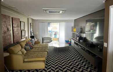 Imagem: O apartamento à venda possui 4 Dormitórios, 4 Suítes, 5 Banheiros