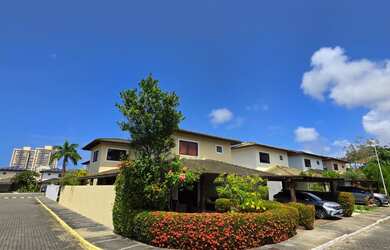 Imagem: A casa em condomínio possui 4 Dormitórios, 3 Suítes, 4 Banheiros