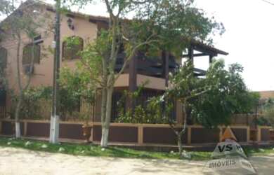 Imagem: A casa possui 5 Dormitórios, 2 Suítes, 5 Banheiros, 1 Vaga