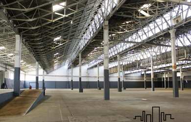 Imagem: O depósito possui 17000m² de Área e Imóvel novo e está