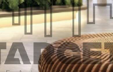 Imagem: A loja possui 2 Banheiros, 4 Vagas na garagem e 131m² de Área