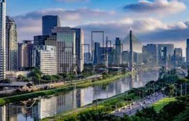 Imagem: A loja possui 2 Banheiros, 4 Vagas na garagem e 226m² de Área