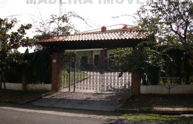 Imagem: A chácara possui 4 Dormitórios, 4 Suítes, 2 Banheiros, 2