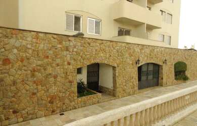 Imagem: O apartamento possui 3 Dormitórios, 1 Suíte, 2 Banheiros