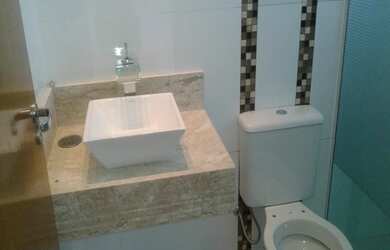 Imagem: A casa possui 3 Dormitórios, 1 Suíte, 3 Banheiros, 5 Vagas