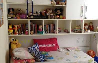 Imagem: A casa possui 3 Dormitórios, 1 Suíte, 2 Banheiros, 2 Vagas