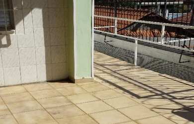 Imagem: A casa possui 2 Dormitórios, 2 Banheiros, 2 Vagas na garagem