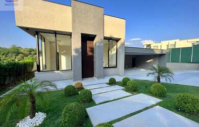 Imagem: A casa em condomínio à venda possui 3 Dormitórios, 3 Suítes