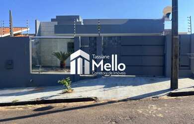 Imagem: A casa possui 3 Dormitórios, 1 Suíte, 2 Banheiros, 1 Vaga