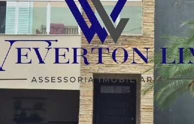 Imagem: A casa possui 5 Dormitórios, 2 Suítes, 6 Banheiros, 4 Vagas