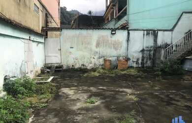 Imagem 6: Casa com quintal grande próximo à praia em Itacuruçá