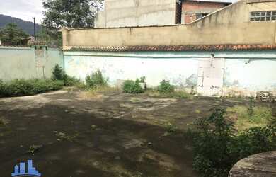 Imagem 7: Casa com quintal grande próximo à praia em Itacuruçá