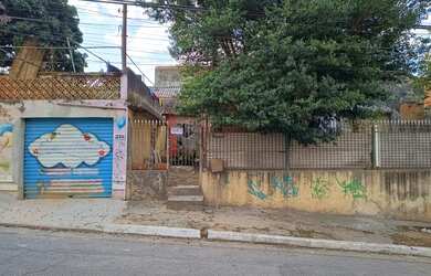 Imagem: O terreno possui 300m² de Área Privada e está localizado