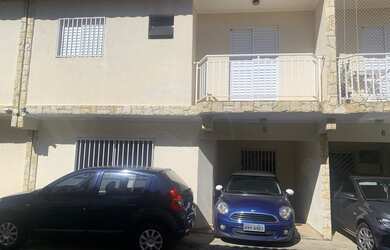 Imagem: A casa possui 3 Dormitórios, 1 Suíte, 2 Banheiros, 1 Vaga