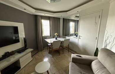 Imagem: O apartamento possui 2 Dormitórios, 1 Banheiro, 1 Vaga na garagem