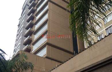 Imagem: O apartamento possui 4 Dormitórios, 2 Suítes, 5 Banheiros