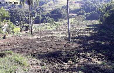 Imagem: O terreno possui 8.600m² de Área Privada e está localizado