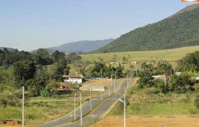 Imagem: O terreno possui 250m² de Área Privada e está localizado