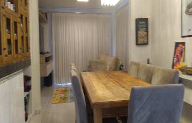 Imagem: A casa possui 4 Dormitórios, 4 Suítes, 6 Banheiros, 4 Vagas