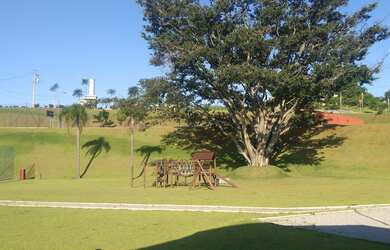 Imagem: O terreno possui 600m² de Área Privada e está localizado