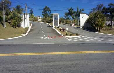 Imagem: O terreno possui 600m² de Área Privada e está localizado