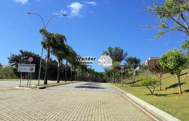 Imagem: O terreno possui 579m² de Área Privada e está localizado