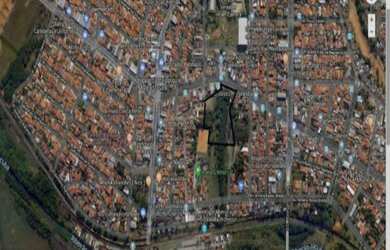 Imagem: O terreno possui 15.000m² de Área Privada e está localizado