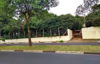 Imagem: O terreno possui 3000-0m² de Área Privada e está localizado