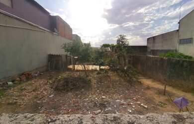 Imagem: O terreno possui 250m² de Área Privada e está localizado