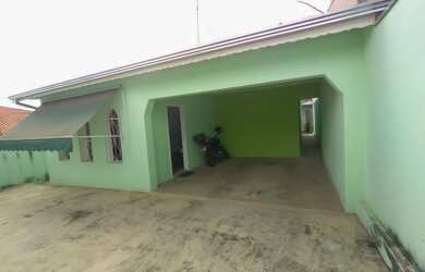 Imagem: A casa à venda possui 3 Dormitórios, 1 Suíte, 2 Banheiros