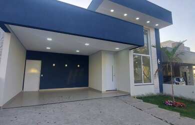 Imagem: A casa em condomínio possui 3 Dormitórios, 1 Suíte, 3 Banheiros