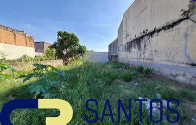 Imagem: O terreno possui 250m² de Área Privada e está localizado