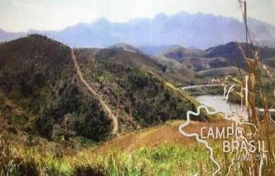 Imagem: A fazenda possui 1 Dormitório, 1 Banheiro, 100m² de Área